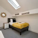 Gordon House - Fully Furnished, Tvs In All Rooms, Free Parking, Netflix, Walk To City Centre
