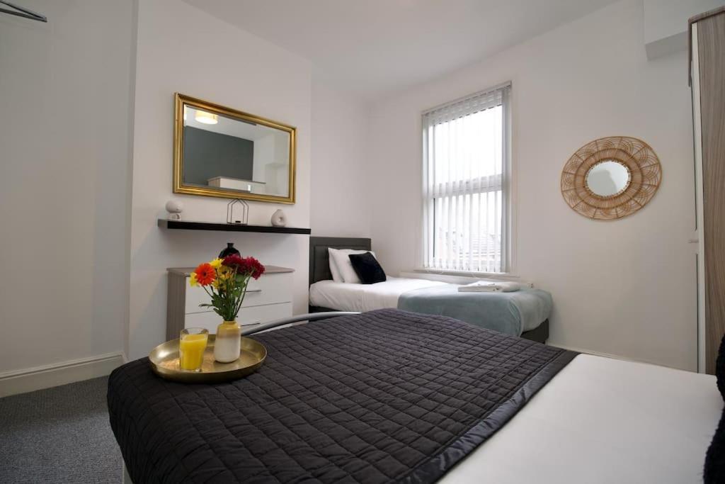 Holiday home Gordon House - Fully Furnished, Tvs In Rooms, Free Parking, Netflix, Walk To Centre *