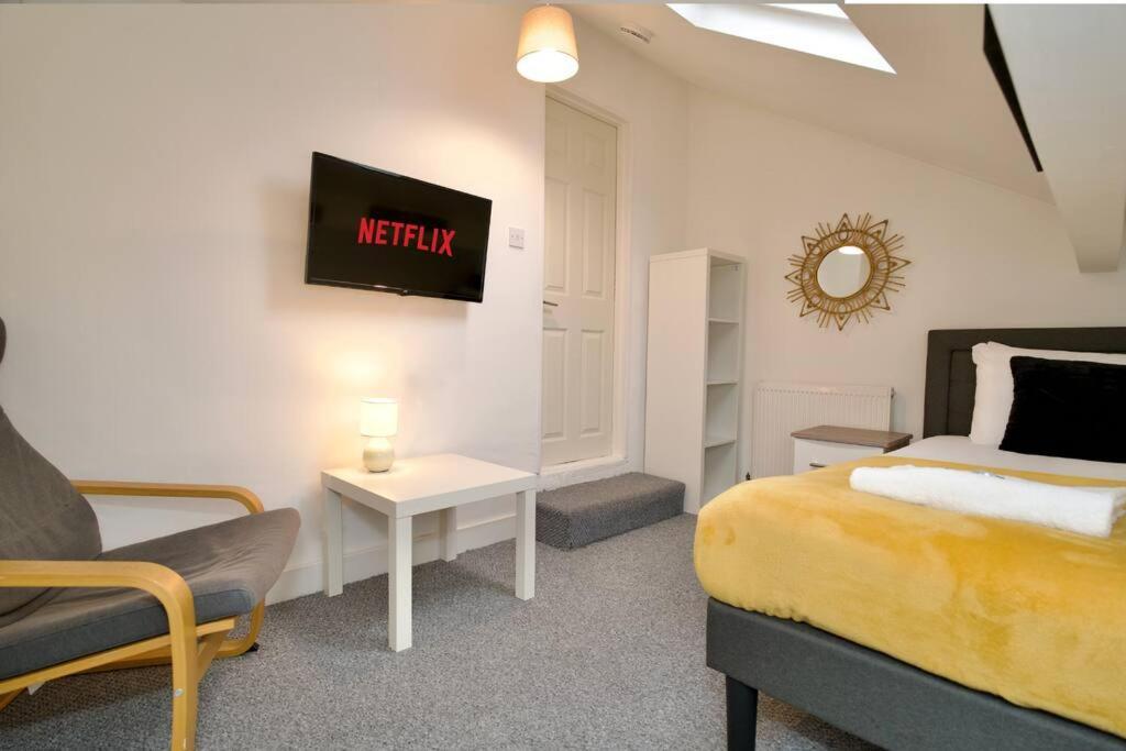 Holiday home Gordon House - Fully Furnished, Tvs In Rooms, Free Parking, Netflix, Walk To Centre