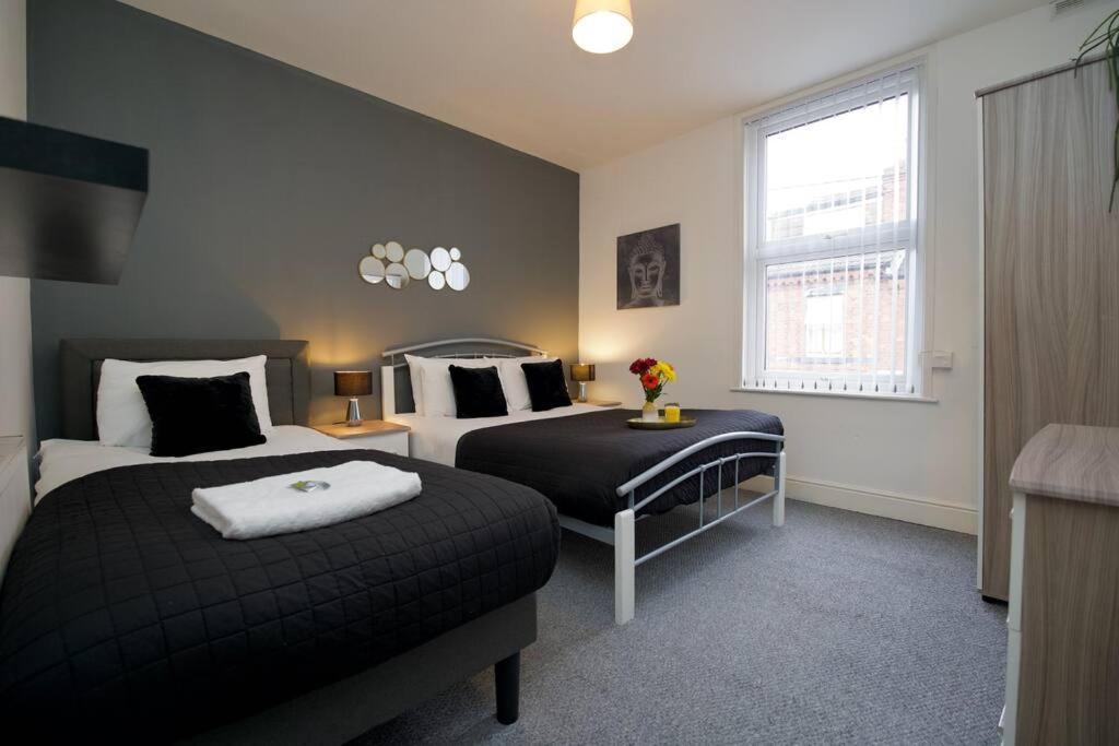 Gordon House - Fully Furnished, Tvs In Rooms, Free Parking, Netflix, Walk To Centre * Coventry